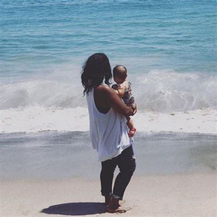 How Old is Daughter of Bill Burr and Nia Renee Hill, Lola Burr? |