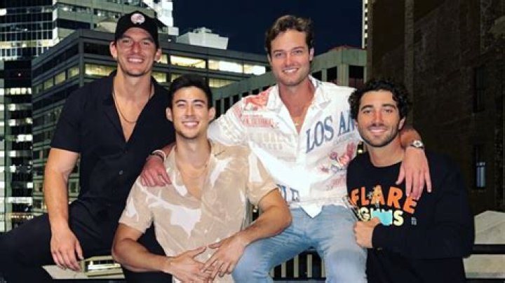 How old is Joey from The Bachelorette and where is he from? He left for Hawaii