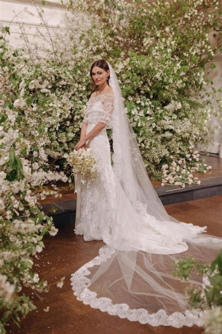 Unveiling Phoebe Tonkin's Love Life: Uncover The Truth
